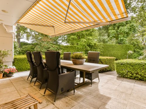Retractable Awning